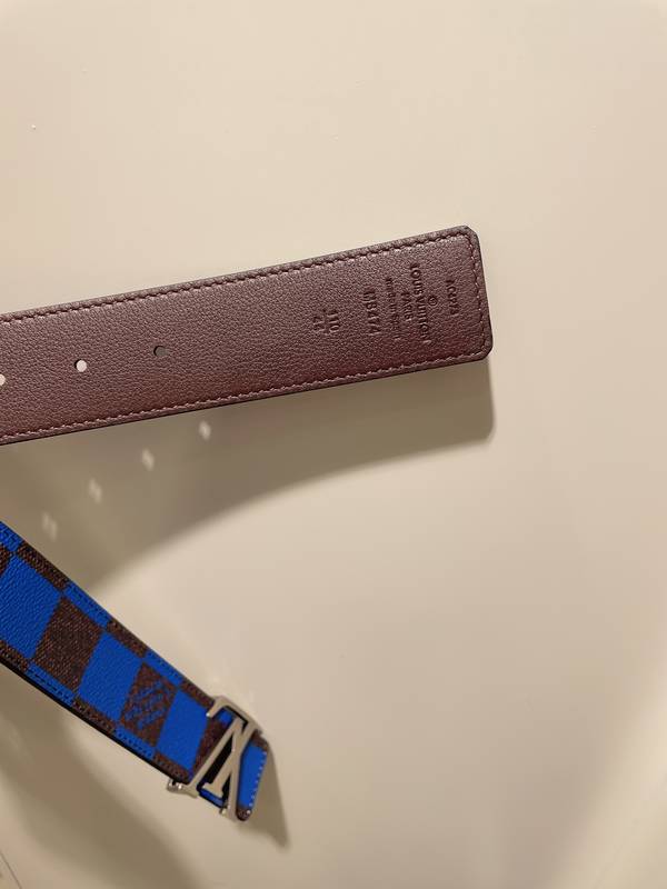 Louis Vuitton 40MM Belt LVB00340
